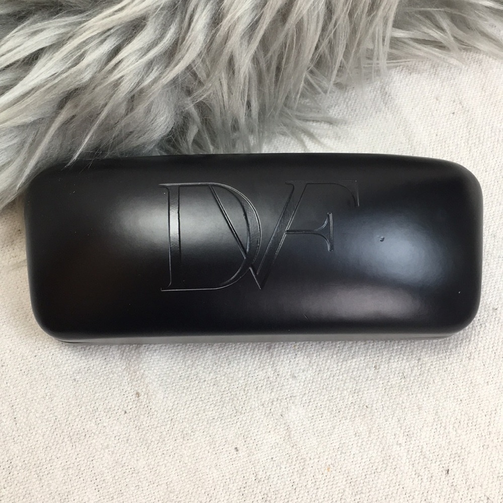 Diane Von Furstenberg Clamshell Glasses Case